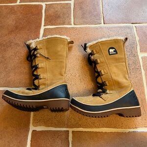 Sorel Camel and Black Fur-Trimmed Boots